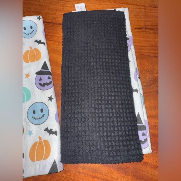 🎃 Casaba Halloween Kitchen Towel Set | Pumpkins, Ghosts & Bats - Picture 3 of 9